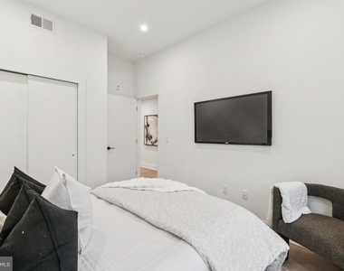 20 W Allens Lane - Photo Thumbnail 24