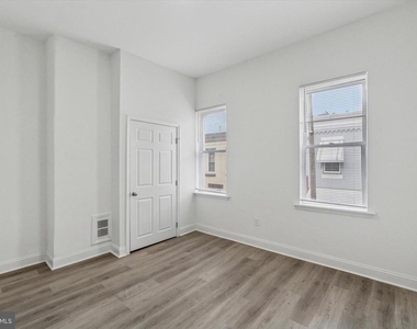 1761 N Newkirk Street - Photo Thumbnail 7