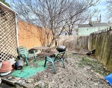 3650 Calumet Street - Photo Thumbnail 6