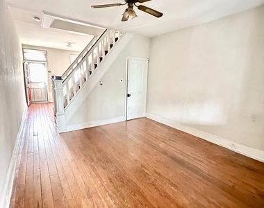 3650 Calumet Street - Photo Thumbnail 2