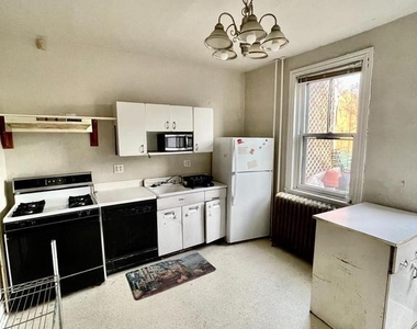 3650 Calumet Street - Photo Thumbnail 4
