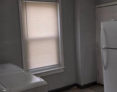 1601 S Lecount Street - Photo Thumbnail 6