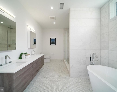 142r S Front Street - Photo Thumbnail 13