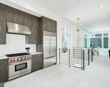 142r S Front Street - Photo Thumbnail 2