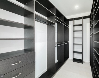 142r S Front Street - Photo Thumbnail 12