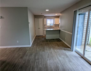 833 Applewood Lane - Photo Thumbnail 1