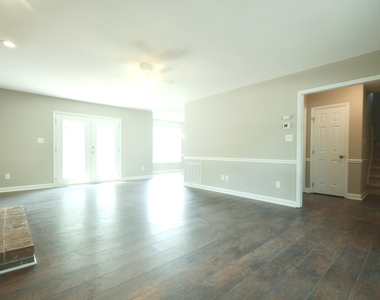 3516 Casine Court - Photo Thumbnail 4