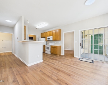 2111 Kudrow Lane - Photo Thumbnail 17
