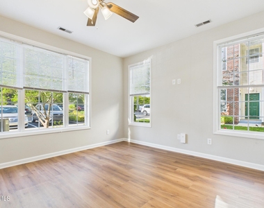 2111 Kudrow Lane - Photo Thumbnail 8