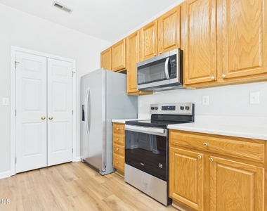 2111 Kudrow Lane - Photo Thumbnail 14