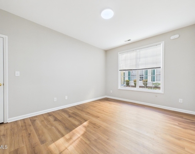 2111 Kudrow Lane - Photo Thumbnail 28