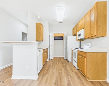 2111 Kudrow Lane - Photo Thumbnail 14