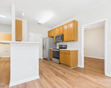 2111 Kudrow Lane - Photo Thumbnail 11