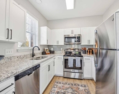 100 Village Crossing Drive - Photo Thumbnail 15