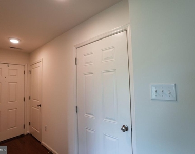 431 Williamson Court - Photo Thumbnail 7