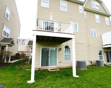 431 Williamson Court - Photo Thumbnail 5