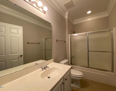 421 Waterford Lake Drive - Photo Thumbnail 10