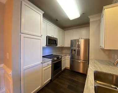 421 Waterford Lake Drive - Photo Thumbnail 4