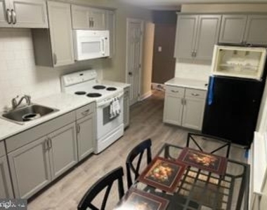 718 Selma Street - Photo Thumbnail 2