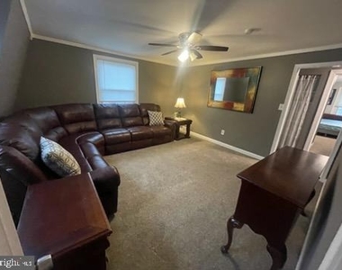 718 Selma Street - Photo Thumbnail 1