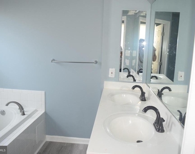 326 Larose Drive - Photo Thumbnail 20