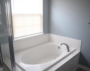 326 Larose Drive - Photo Thumbnail 22