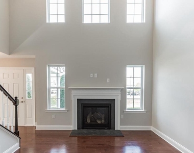 507 Lexington Mews - Photo Thumbnail 4