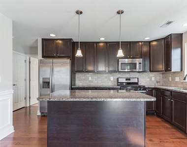 507 Lexington Mews - Photo Thumbnail 7
