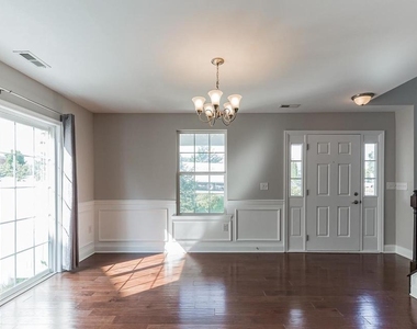 507 Lexington Mews - Photo Thumbnail 11