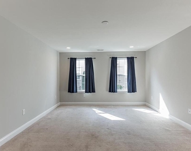 507 Lexington Mews - Photo Thumbnail 14
