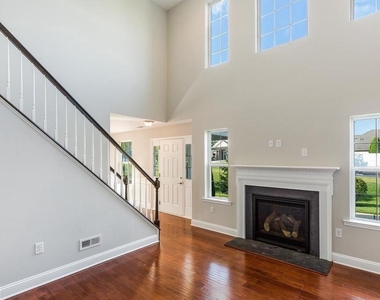 507 Lexington Mews - Photo Thumbnail 5