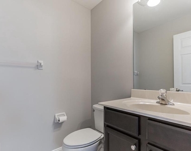 507 Lexington Mews - Photo Thumbnail 12