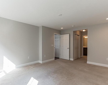 507 Lexington Mews - Photo Thumbnail 15