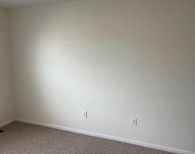 2403 Beacon Drive - Photo Thumbnail 14