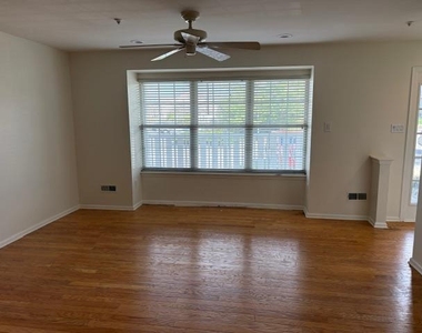 2403 Beacon Drive - Photo Thumbnail 6