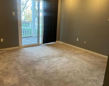413 Gregorys Way - Photo Thumbnail 6