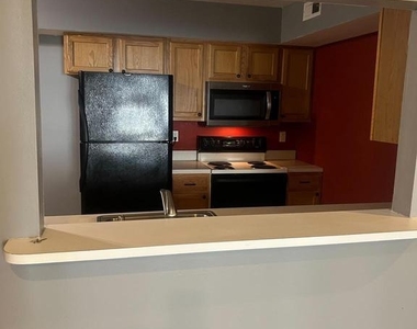 413 Gregorys Way - Photo Thumbnail 8