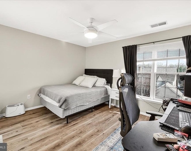 910 Featherstone Street - Photo Thumbnail 20