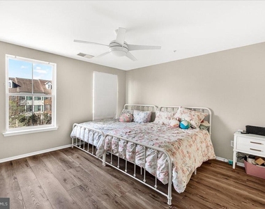 910 Featherstone Street - Photo Thumbnail 25
