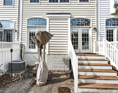 910 Featherstone Street - Photo Thumbnail 30