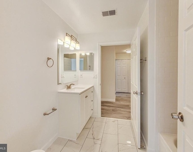 15300 Diamond Cove Terrace - Photo Thumbnail 16