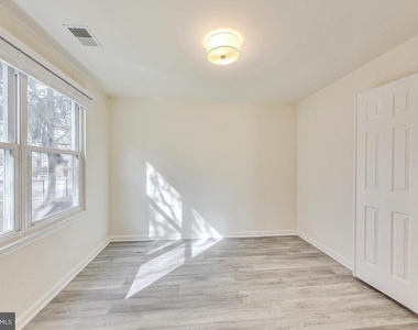 15300 Diamond Cove Terrace - Photo Thumbnail 19