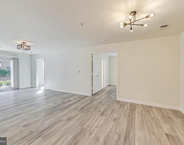 15300 Diamond Cove Terrace - Photo Thumbnail 8