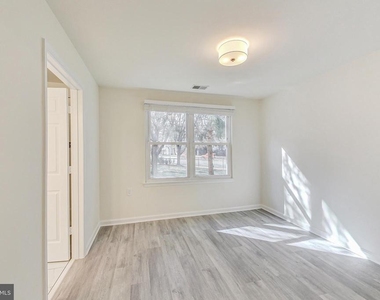 15300 Diamond Cove Terrace - Photo Thumbnail 18
