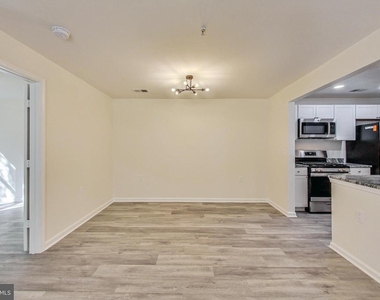 15300 Diamond Cove Terrace - Photo Thumbnail 7