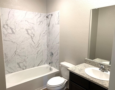 112 Declaration Ln - Photo Thumbnail 9