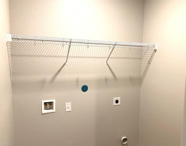 112 Declaration Ln - Photo Thumbnail 10