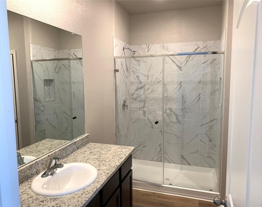 112 Declaration Ln - Photo Thumbnail 7