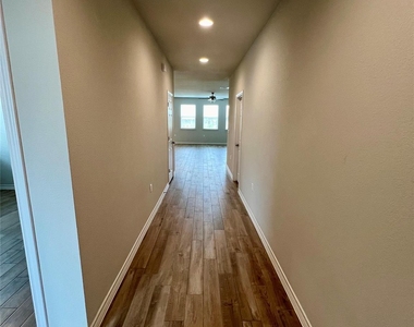 11908 Saddle Rock Dr - Photo Thumbnail 11