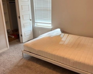 1772 Yaupon Grove Ln - Photo Thumbnail 5